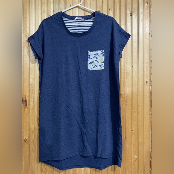 La vie en rose sleep shirt. Size Medium - Picture 1 of 7